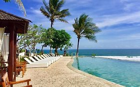 Queen Of The South Beach Resort